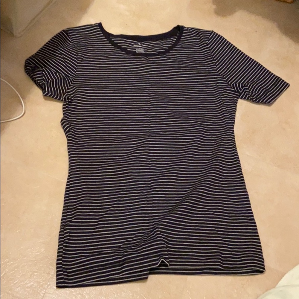 5/$25😊 tshirt